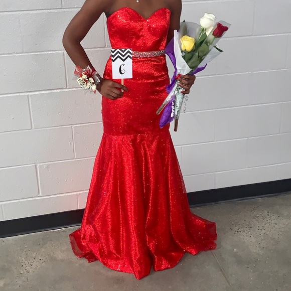 Studio 17 size 2 red dress - Picture 1 of 3